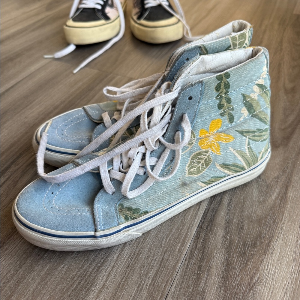 Vans Van Doren Floral High-Top old skool Sneakers- women’s 8.5/mens 7